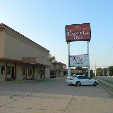 Executive Inn Ponca City Экстерьер фото