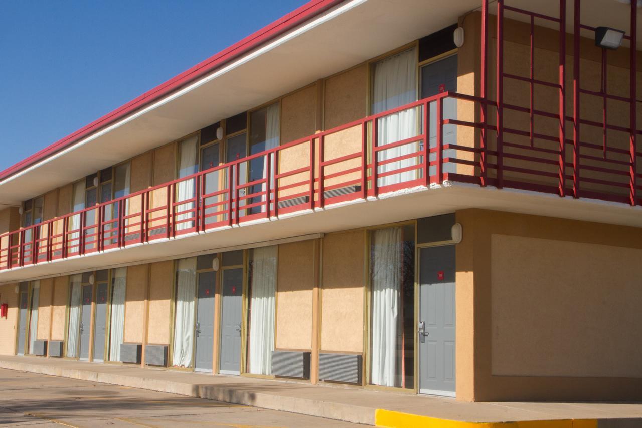 Executive Inn Ponca City Экстерьер фото